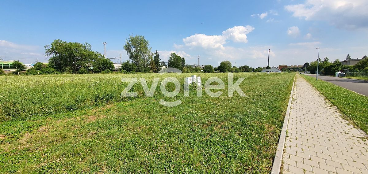 Prodej stavebního pozemku 1070 m² – fotografie 3