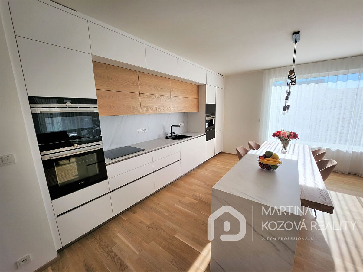 Pronájem bytu 4+kk 120 m² – fotografie 3