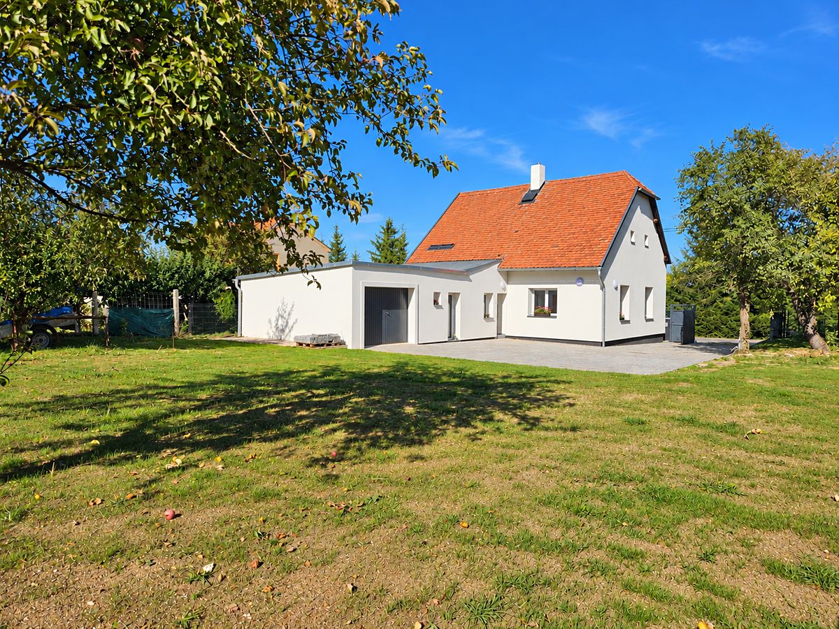 Prodej rodinného domu 133 m², pozemek 801 m², Nesuchyně – fotka 1 z 3