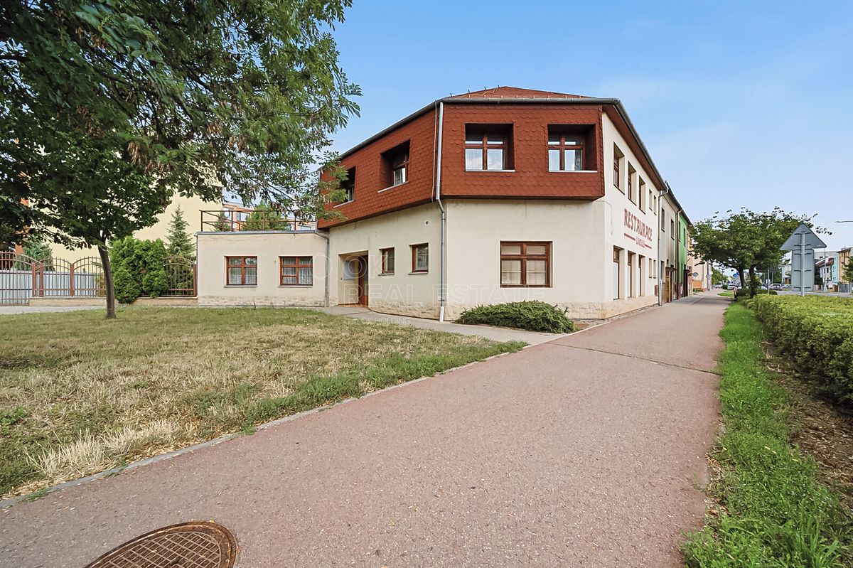 Prodej rodinného domu 630 m², pozemek 574 m²
