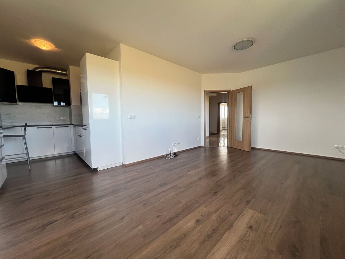 Pronájem bytu 4+kk 85 m²