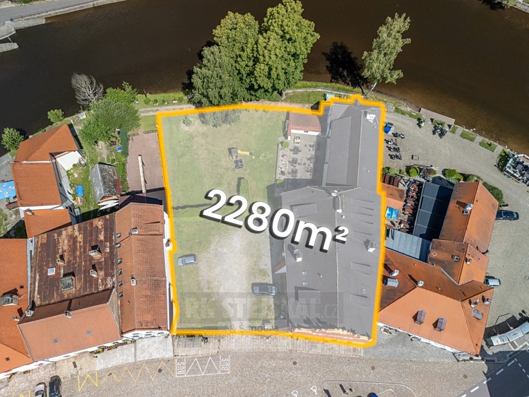 Комерційне приміщення на продаж, 1 750 м² (2 з 32)