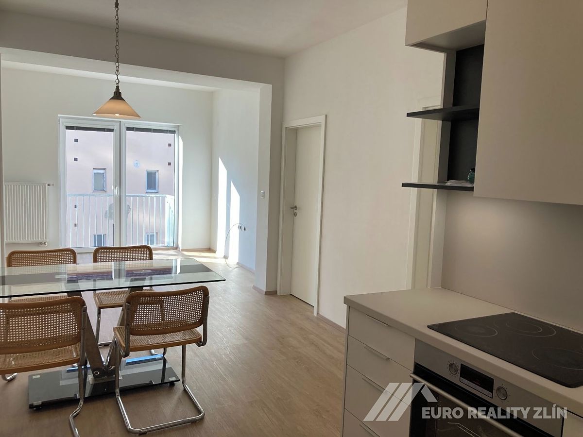 Pronájem bytu 2+kk 61 m² – fotografie 5
