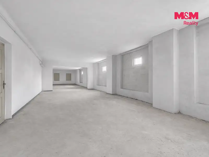 Prodej rodinného domu 260 m², pozemek 919 m², Chomutice – náhled fotky 2