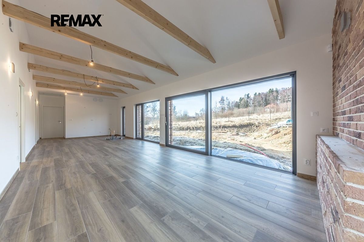 Prodej rodinného domu 115 m², pozemek 720 m² – fotografie 3