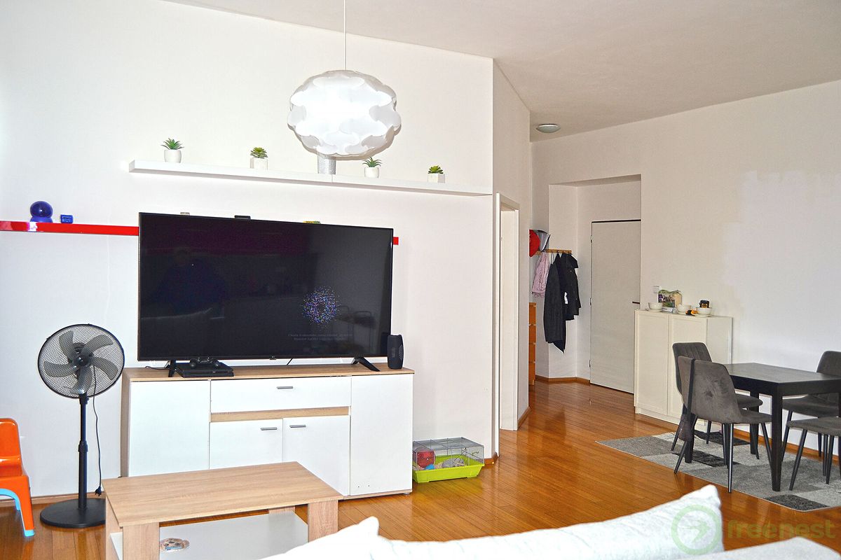 Pronájem bytu 2+kk 50 m² – fotografie 2