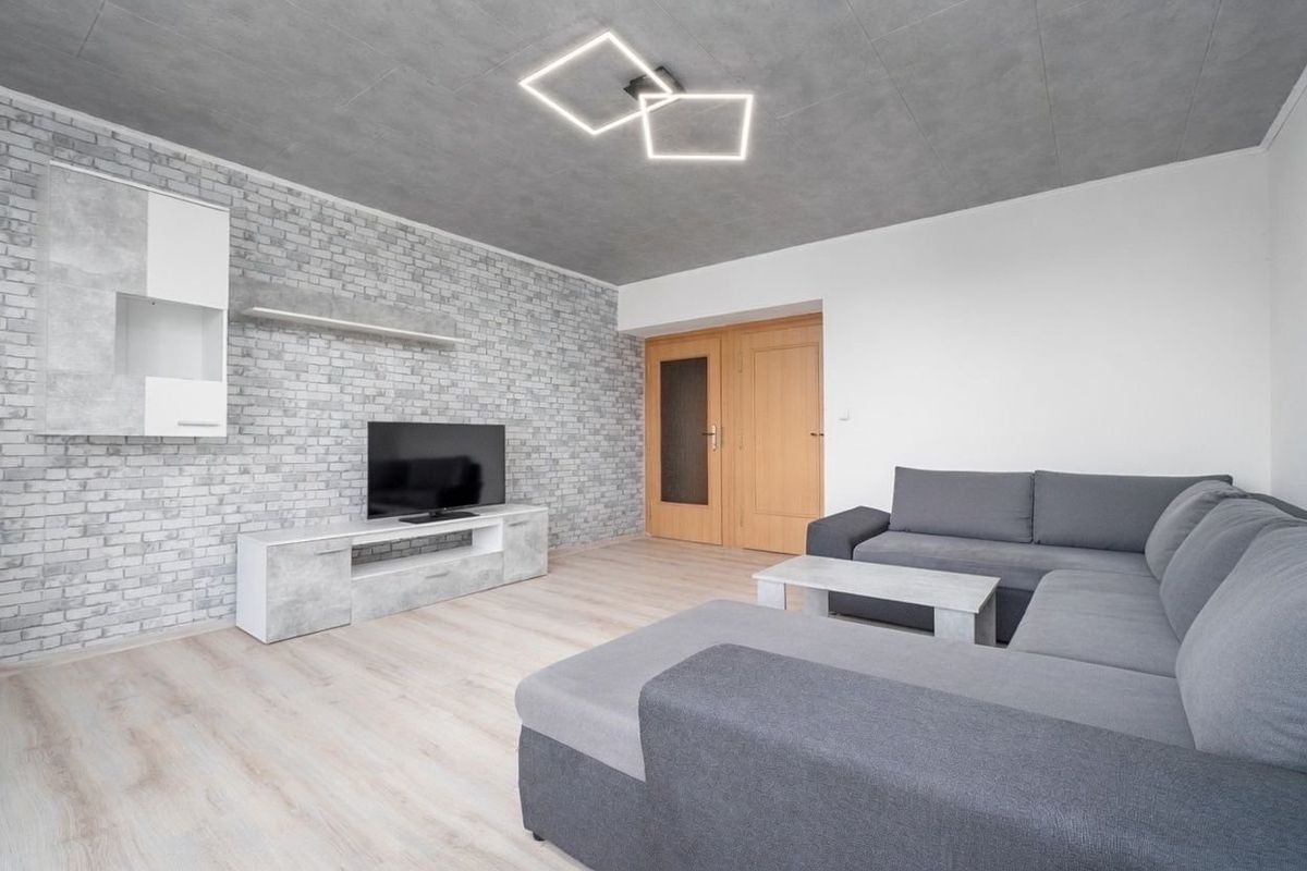 Pronájem bytu 2+1 67 m² – fotografie 3