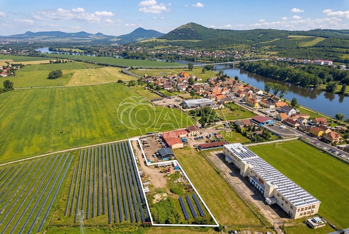 Prodej komerčního pozemku 3769 m²