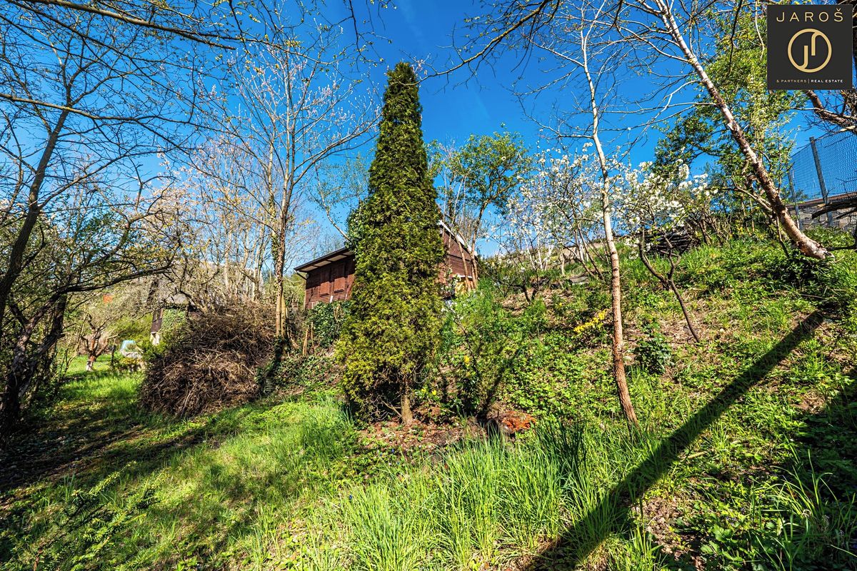 Prodej stavebního pozemku 404 m² – fotografie 2