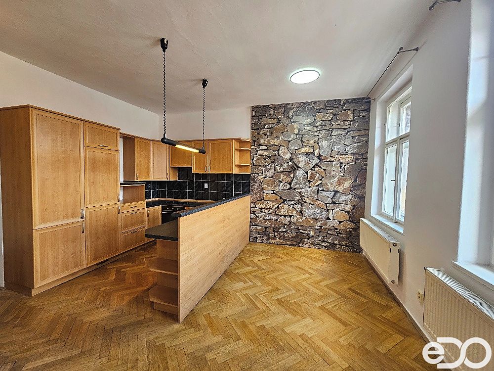 Pronájem bytu 2+kk 73 m² – fotografie 3