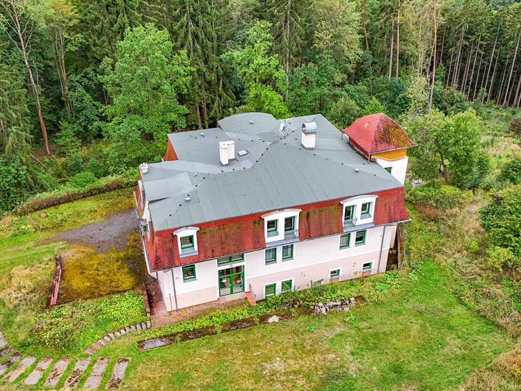Комерційне приміщення на продаж, 899 м² (82 з 100)