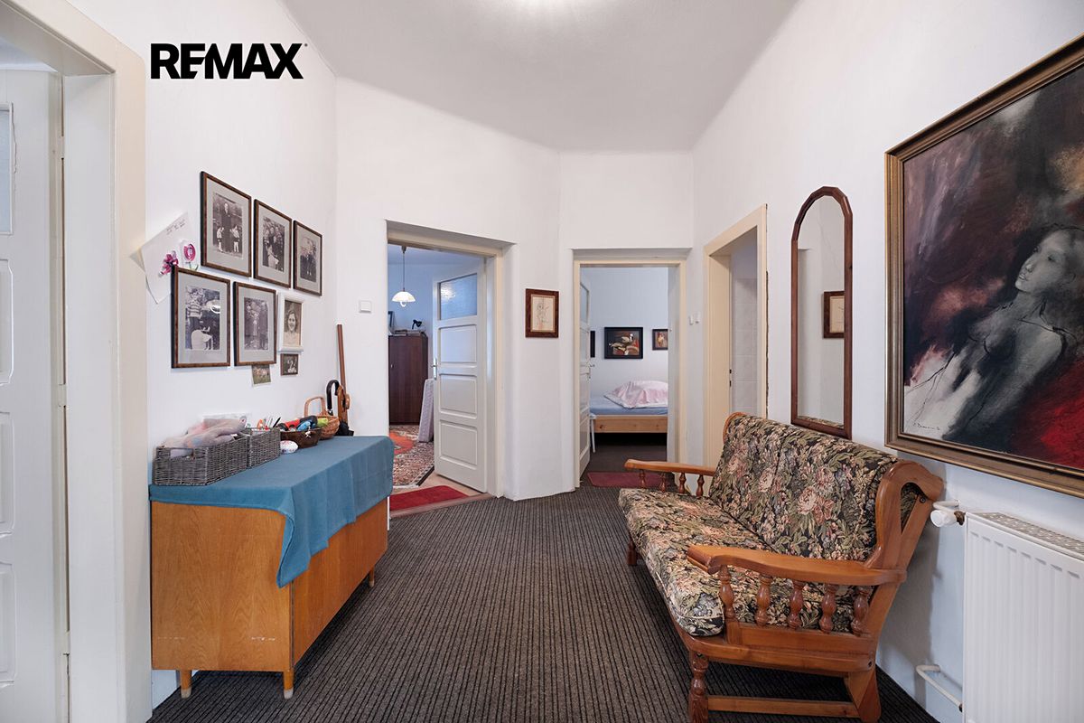 Prodej rodinného domu 280 m², pozemek 1160 m², Moravský Beroun – fotka 1 z 3