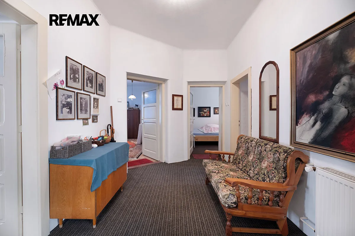 Prodej rodinného domu 280 m², pozemek 1160 m²