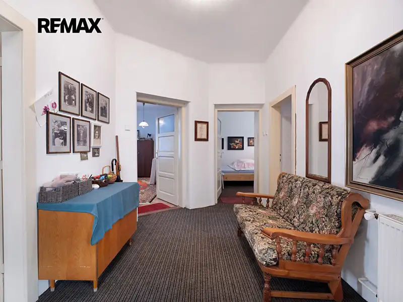 Prodej rodinného domu 280 m², pozemek 1160 m², Moravský Beroun – náhled fotky 1
