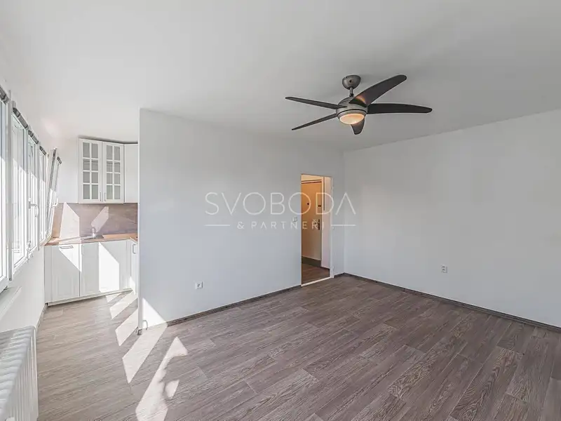 Pronájem bytu 1+kk 27 m², Hradec Králové – náhled fotky 3
