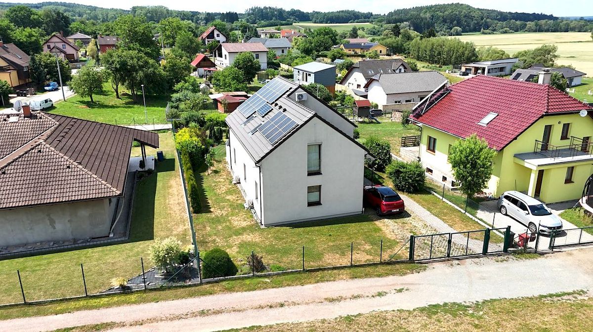 Prodej rodinného domu 155 m², pozemek 839 m² – fotografie 4