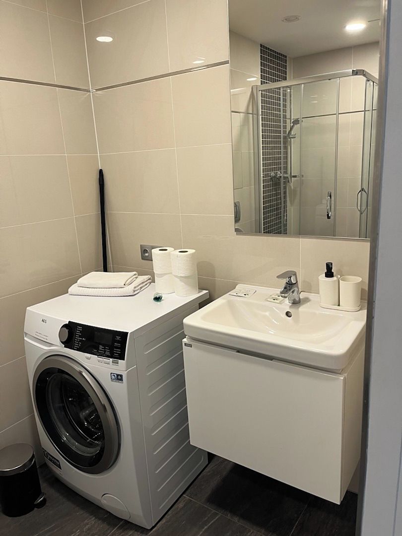 Pronájem bytu 1+kk 33 m² – fotografie 3