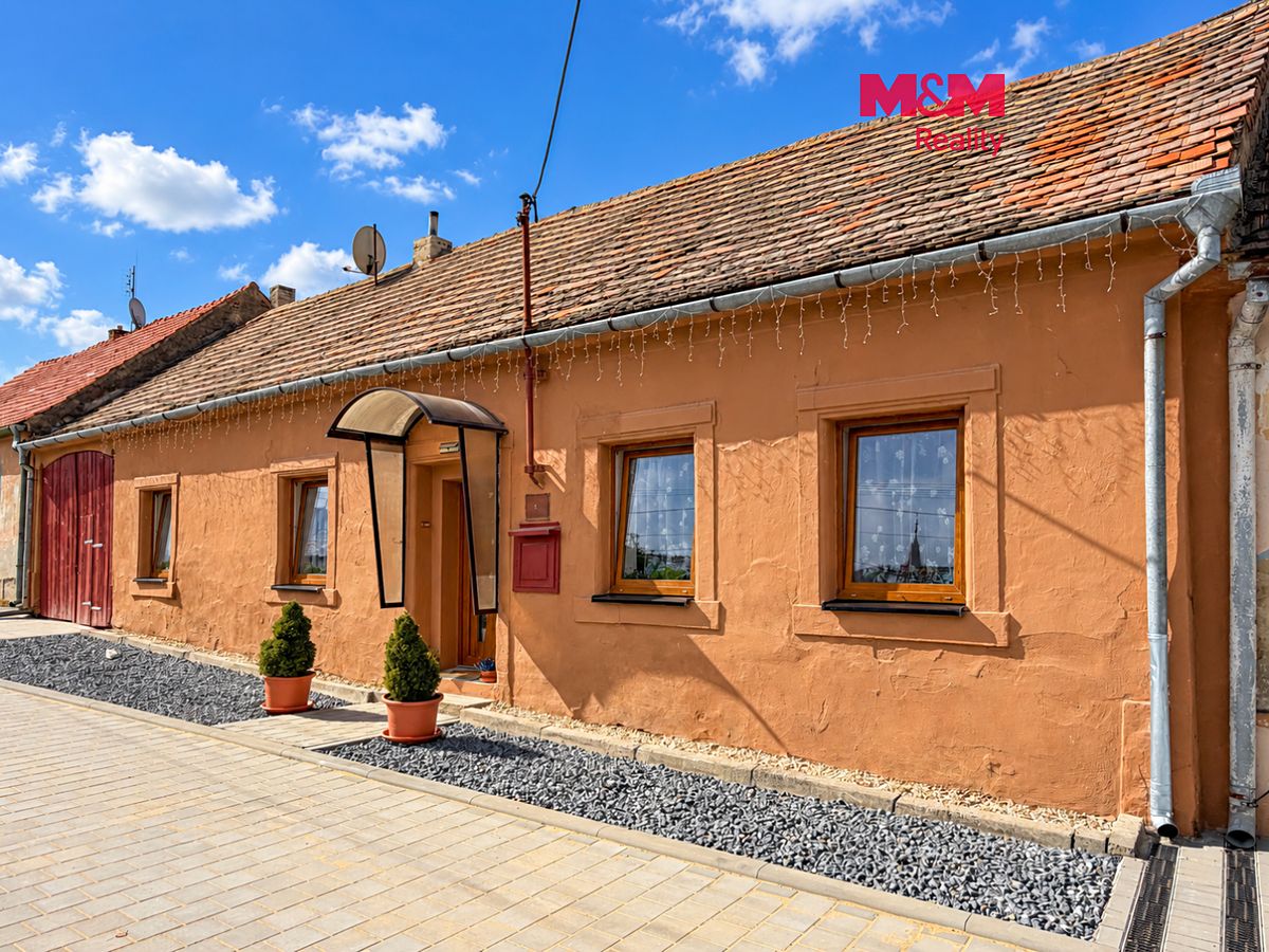 Prodej rodinného domu 90 m², pozemek 988 m²