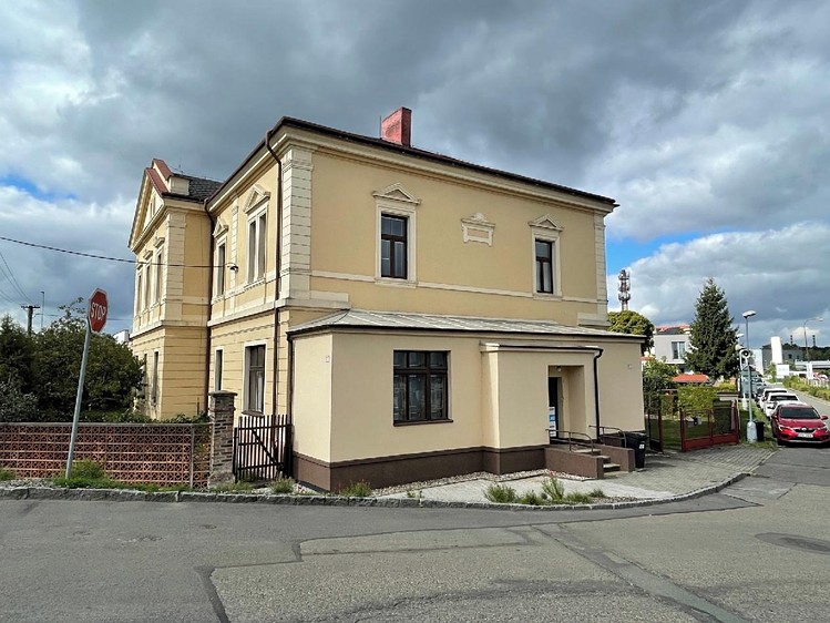 Pronájem komerčního prostoru, 104 m² (1 z 19)