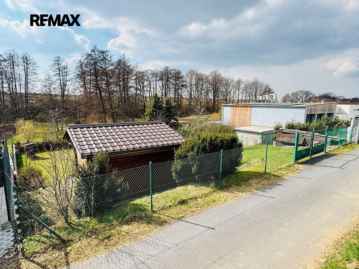 Pronájem zahrady 710 m² – fotografie 3