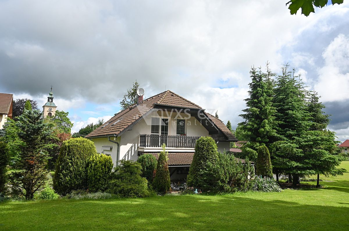 Prodej rodinného domu 183 m², pozemek 2301 m², Komorní Lhotka – fotka 1 z 3