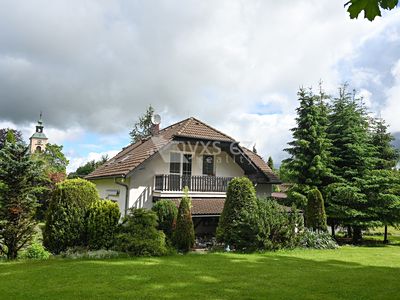 Prodej rodinného domu 183 m², pozemek 2301 m²