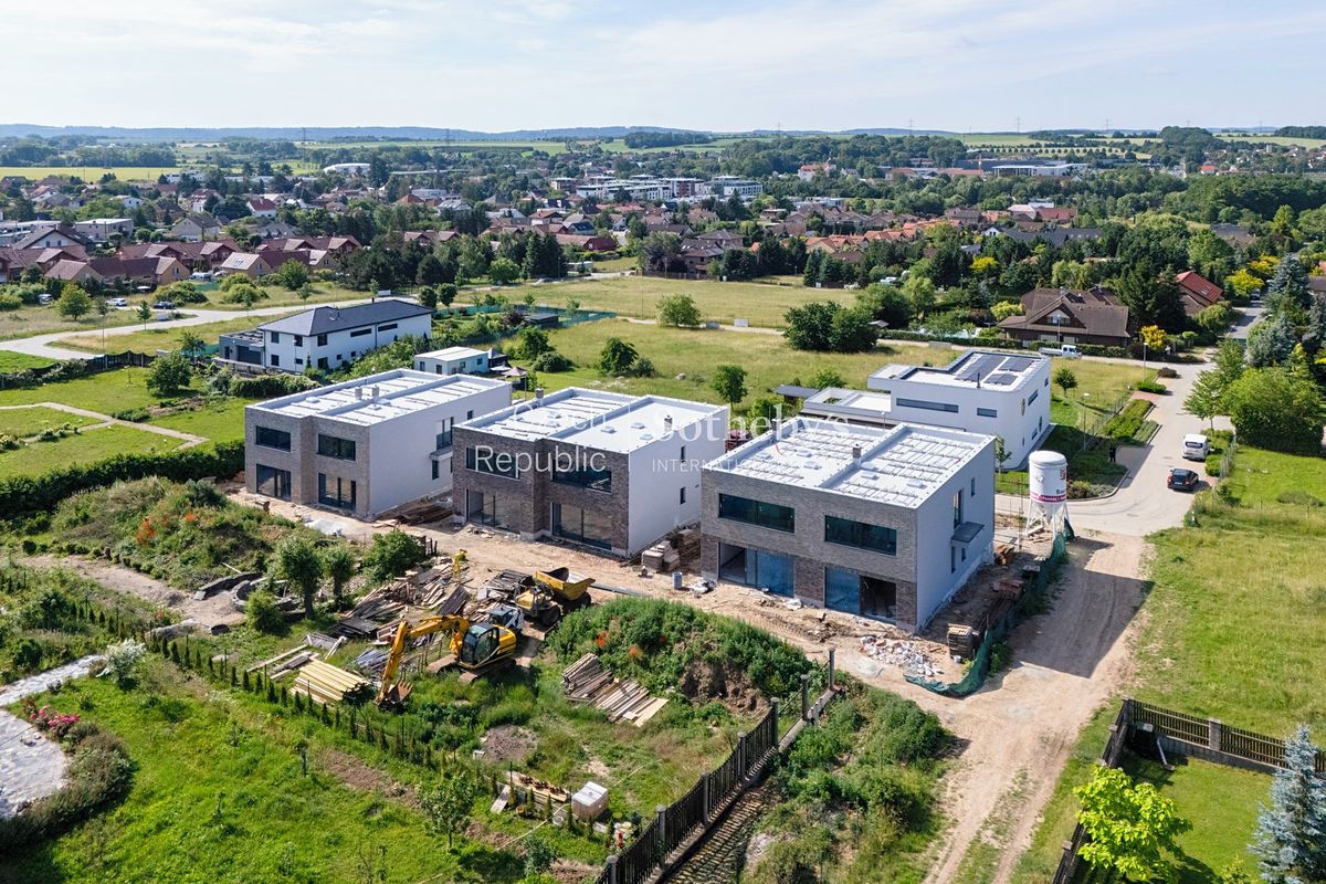 Prodej rodinného domu 211 m², pozemek 390 m²