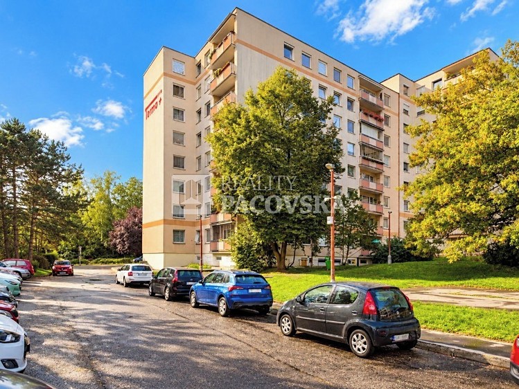 Prodej bytu 1+kk, 32 m² (2 z 16)