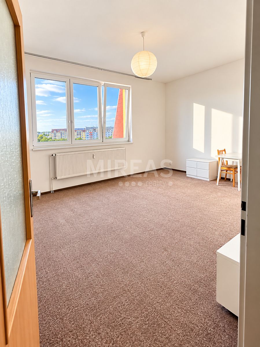 Pronájem bytu 1+kk 35 m² – fotografie 2