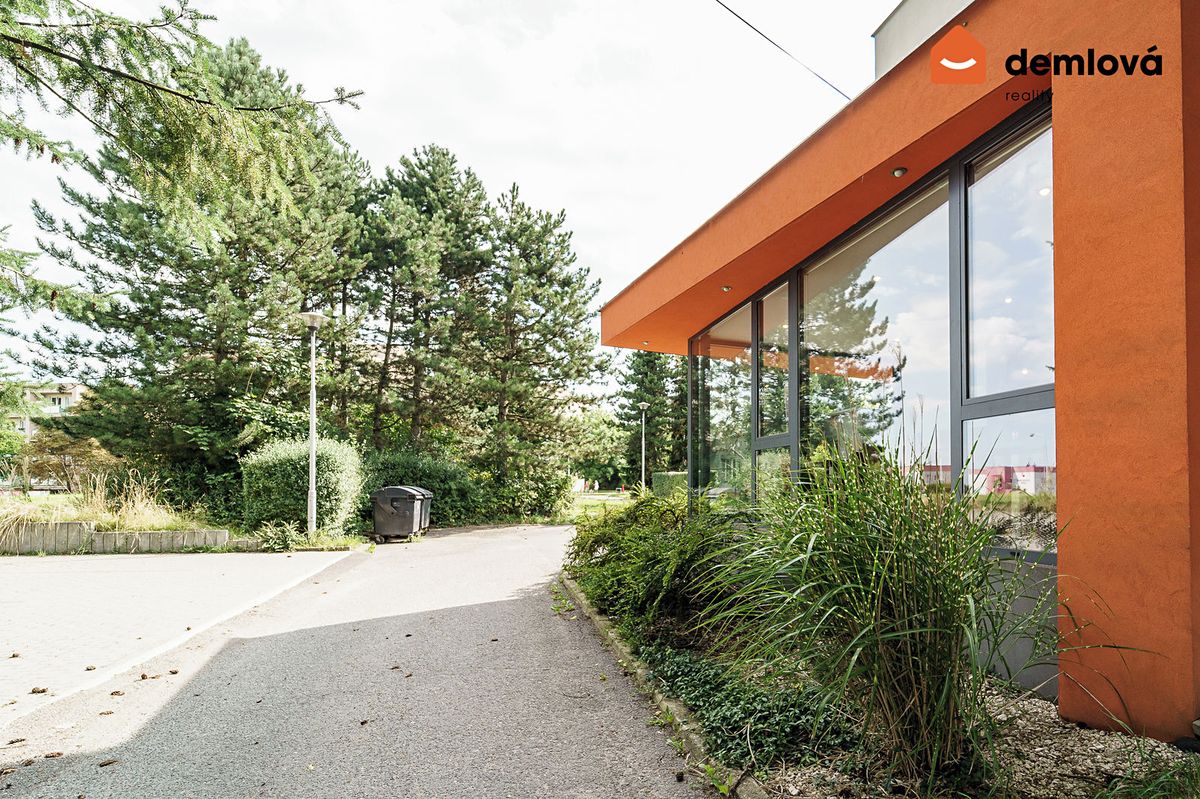 Prodej obchodního prostoru 435 m² – fotografie 2