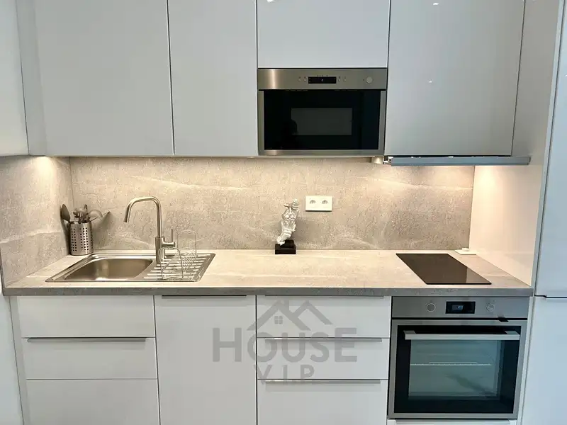 Prodej bytu 1+kk 45 m², Praha – náhled fotky 2