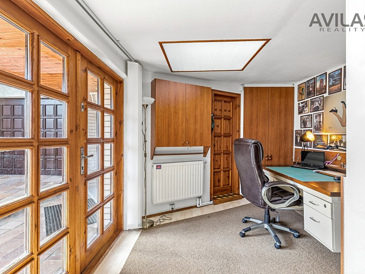 Комерційне приміщення на продаж, 300 м² (10 з 47)