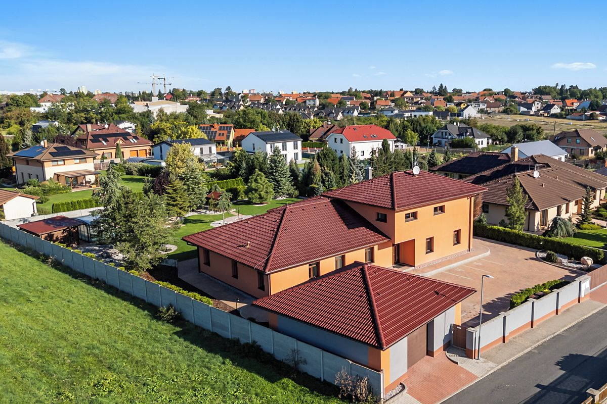 Prodej rodinného domu 350 m², pozemek 2077 m² – fotografie 5