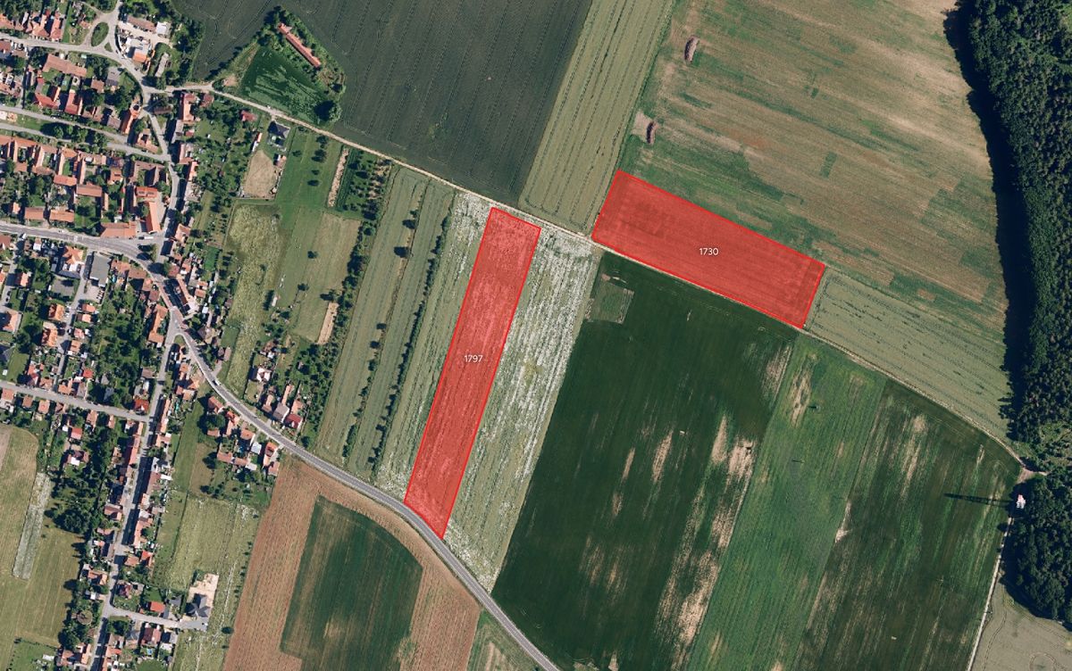 Prodej pole 124740 m²