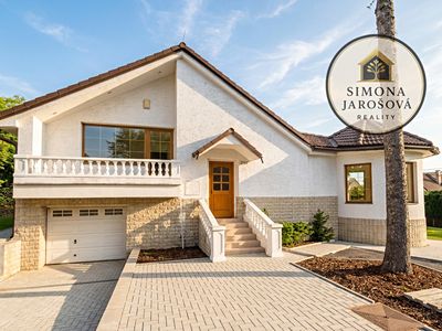 Prodej rodinného domu 220 m², pozemek 841 m²