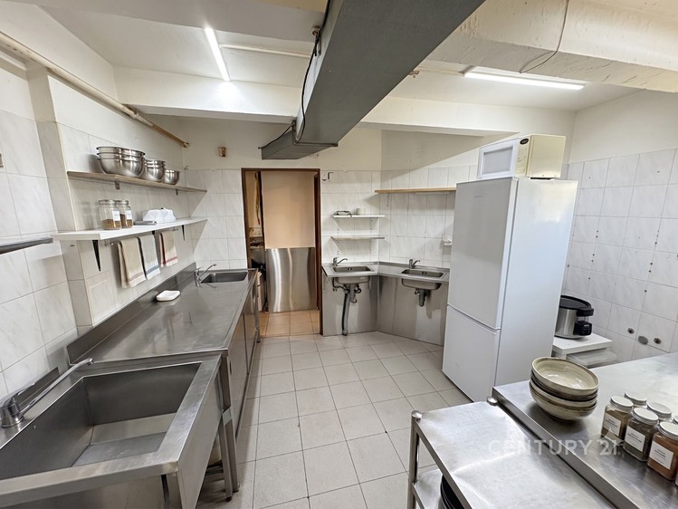 Комерційне приміщення на продаж, 87 м² (3 з 20)