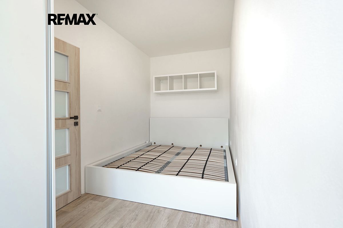 Pronájem bytu 2+1 43 m² – fotografie 3