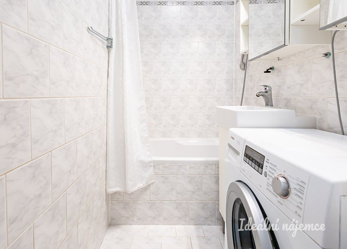 Pronájem bytu 2+kk 48 m² – fotografie 3