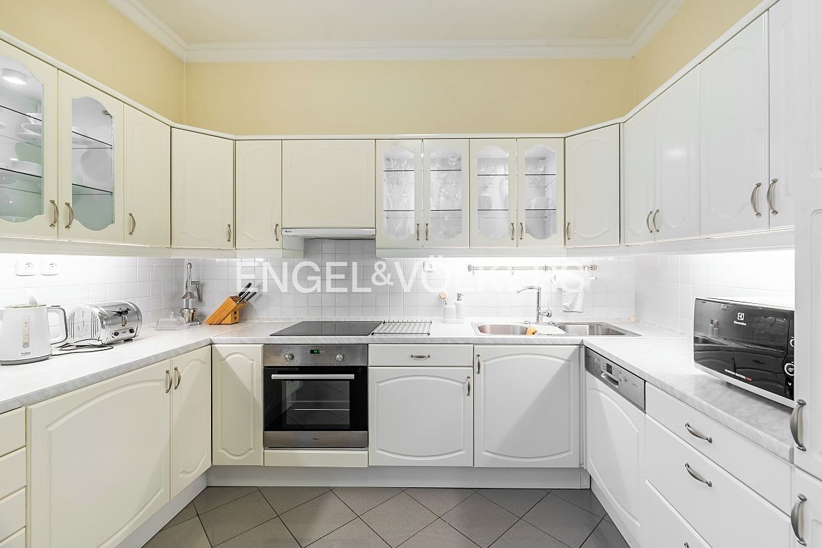 Pronájem bytu 4+1 150 m² – fotografie 3