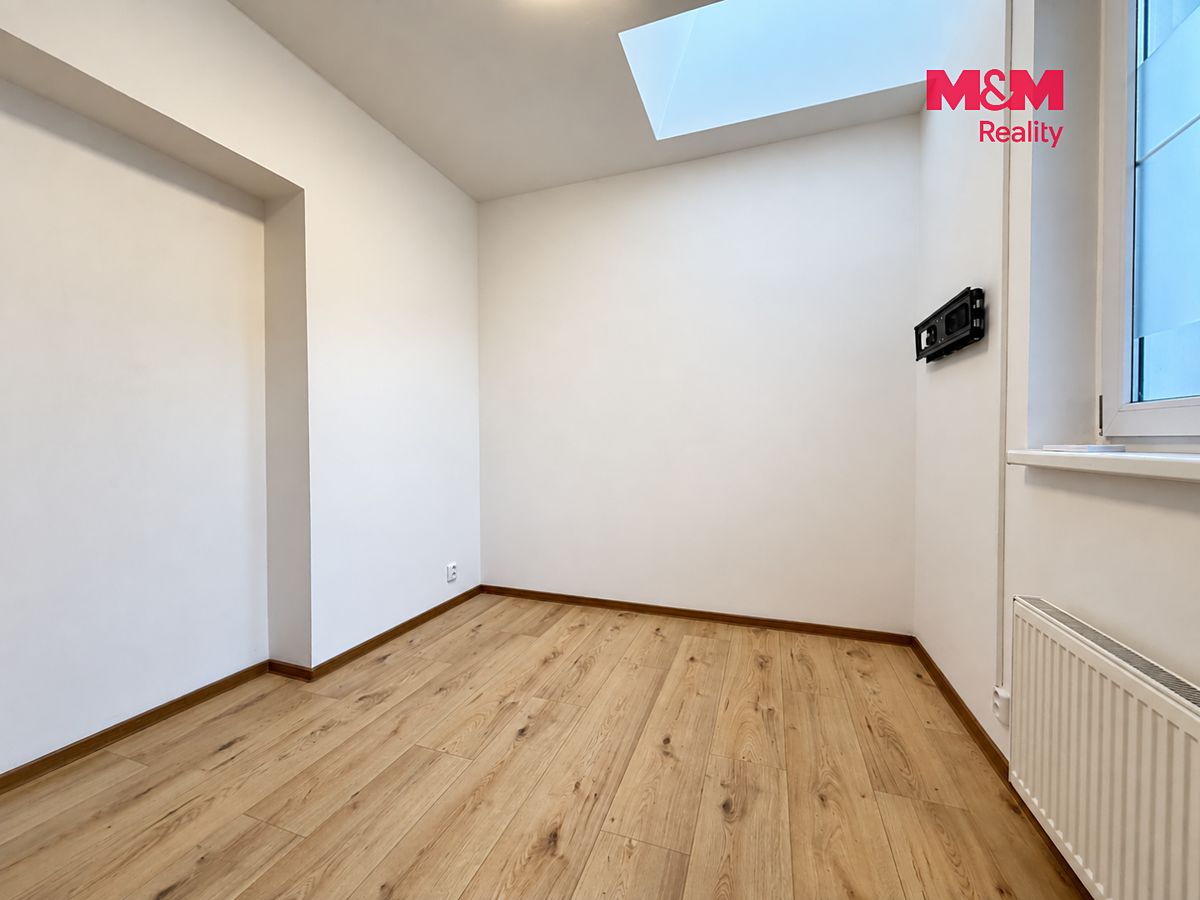 Pronájem bytu 2+kk 26 m² – fotografie 3