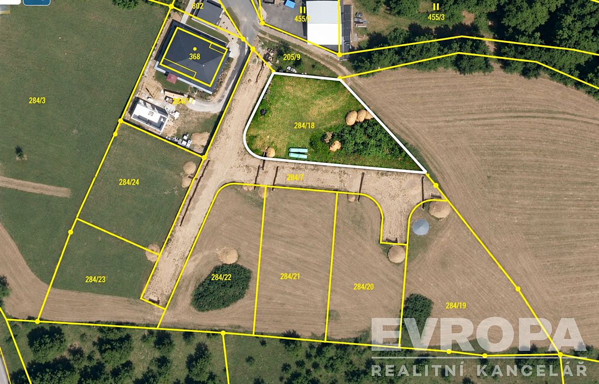 Prodej stavebního pozemku 964 m² – fotografie 2