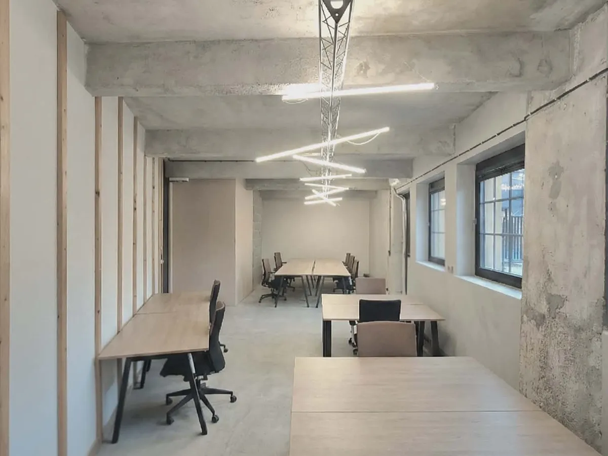 Pronájem kanceláře 265 m² — fotografie 8