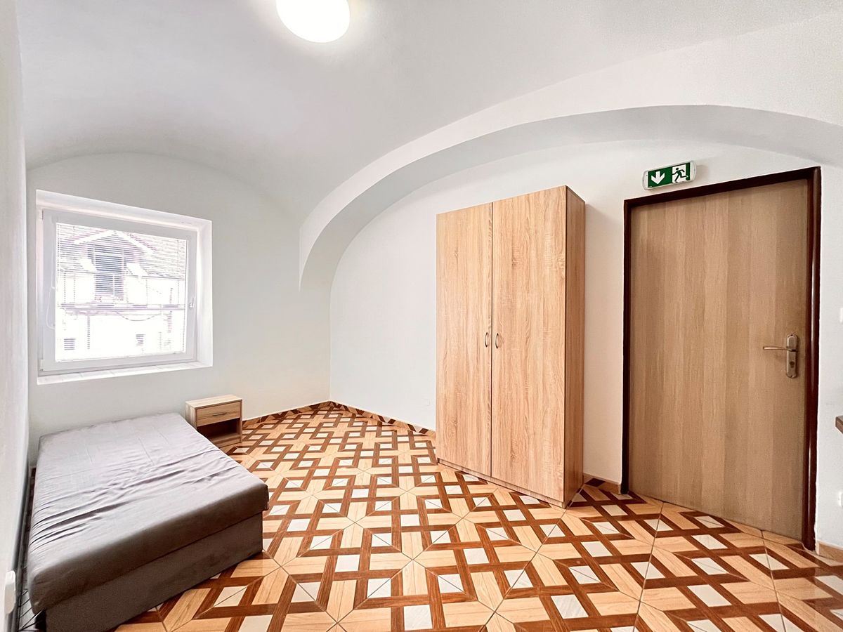 Pronájem bytu 1+kk 18 m² – fotografie 2
