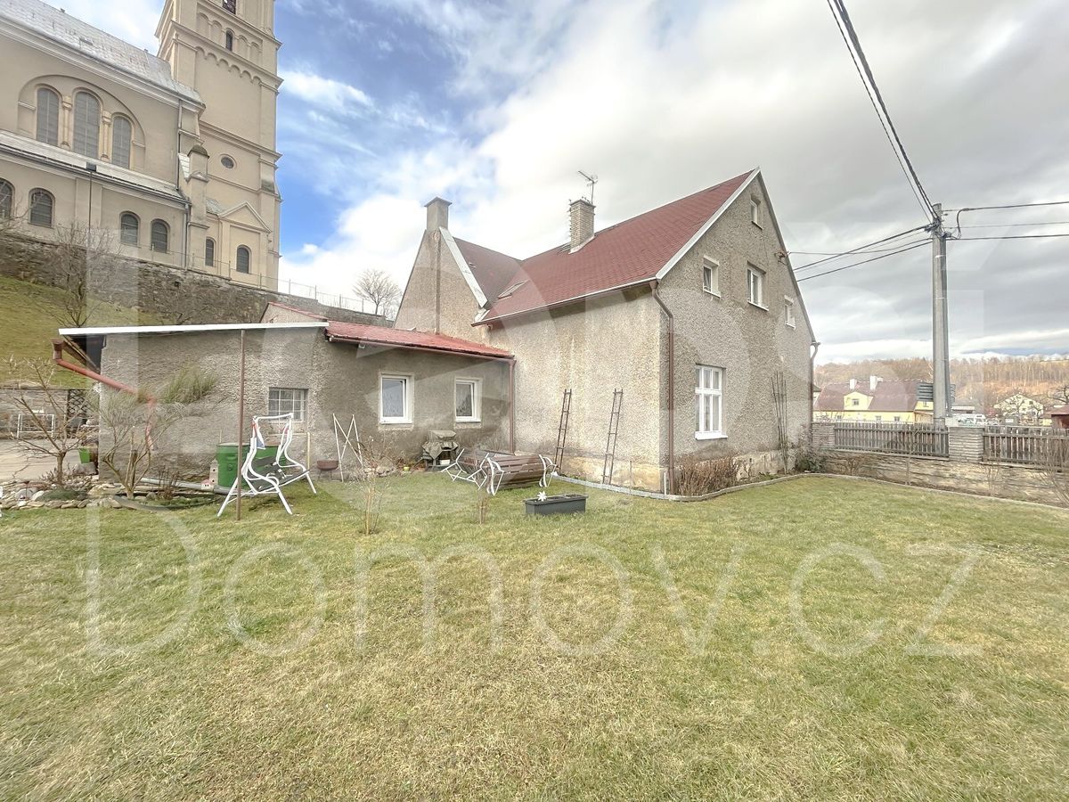 Prodej rodinného domu 263 m², pozemek 1425 m² – fotografie 2