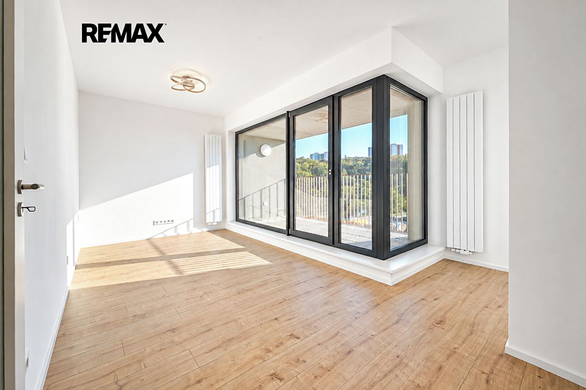 Pronájem bytu 1+kk 33 m² – fotografie 4