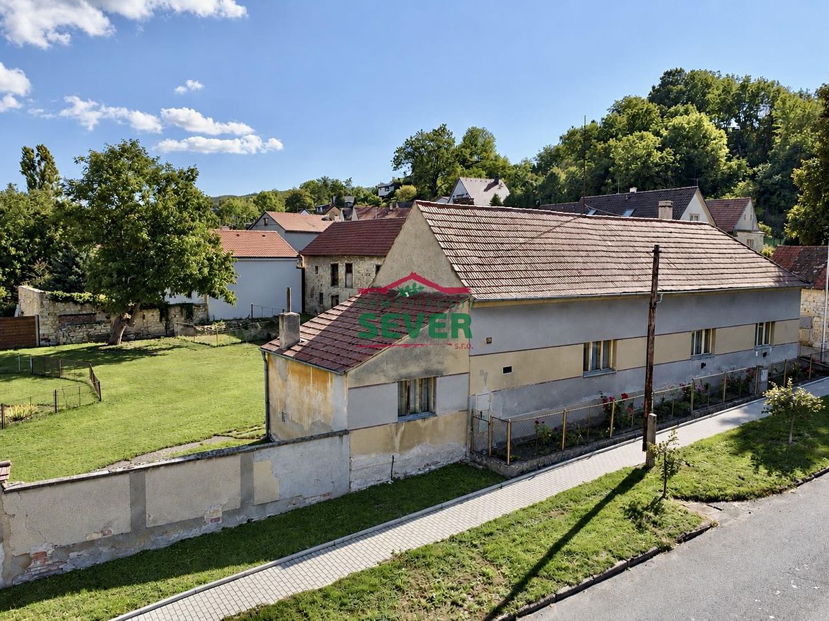 Prodej rodinného domu 241 m², pozemek 1596 m²