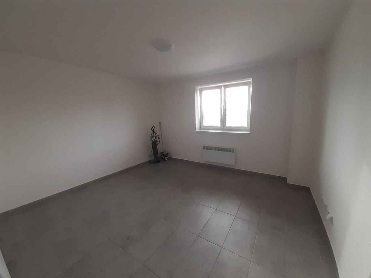 Pronájem bytu 1+kk 40 m² – fotografie 2
