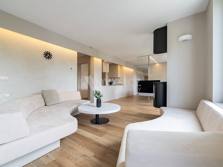 Prodej bytu 2+kk, 79 m² (1 z 23)