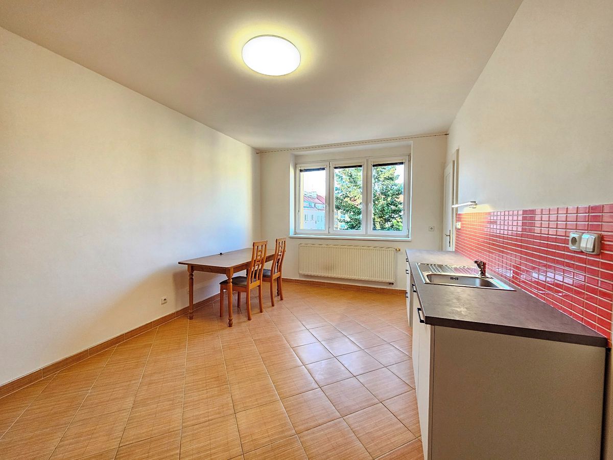 Pronájem bytu 2+1 74 m² – fotografie 4