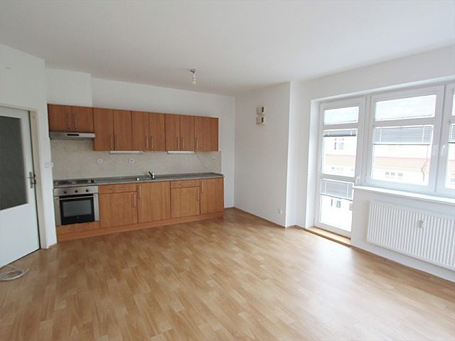 Pronájem bytu 3+kk 70 m² – fotografie 2